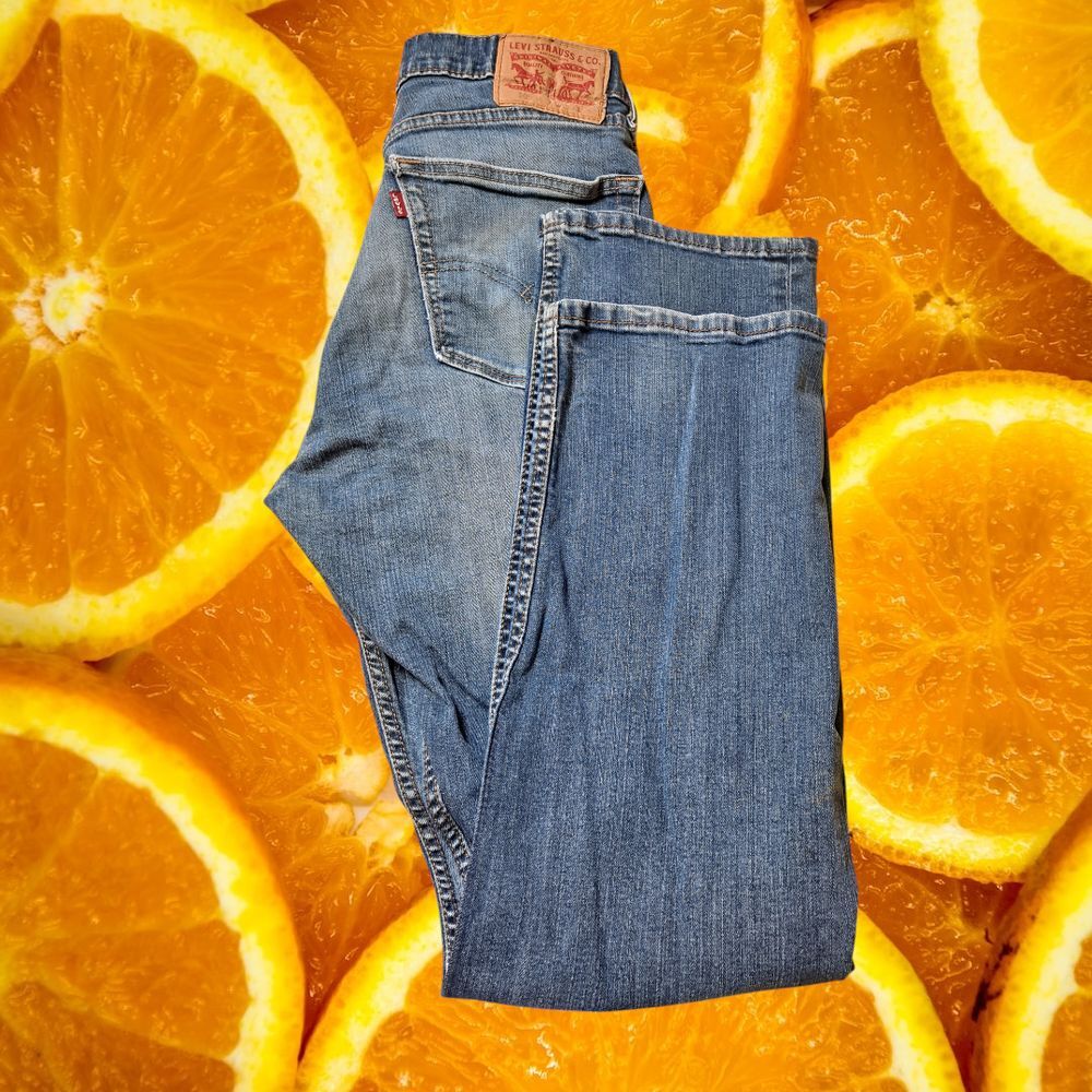 Levi's 505 Classic Straight Leg Medium Wash Denim Jeans Men Casual Blue W33 L32